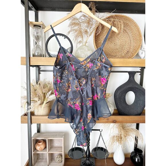 Vintage Victoria’s Secret Gold Label Medium high leg ruffle bodysuit lot bundle - Picture 8 of 15